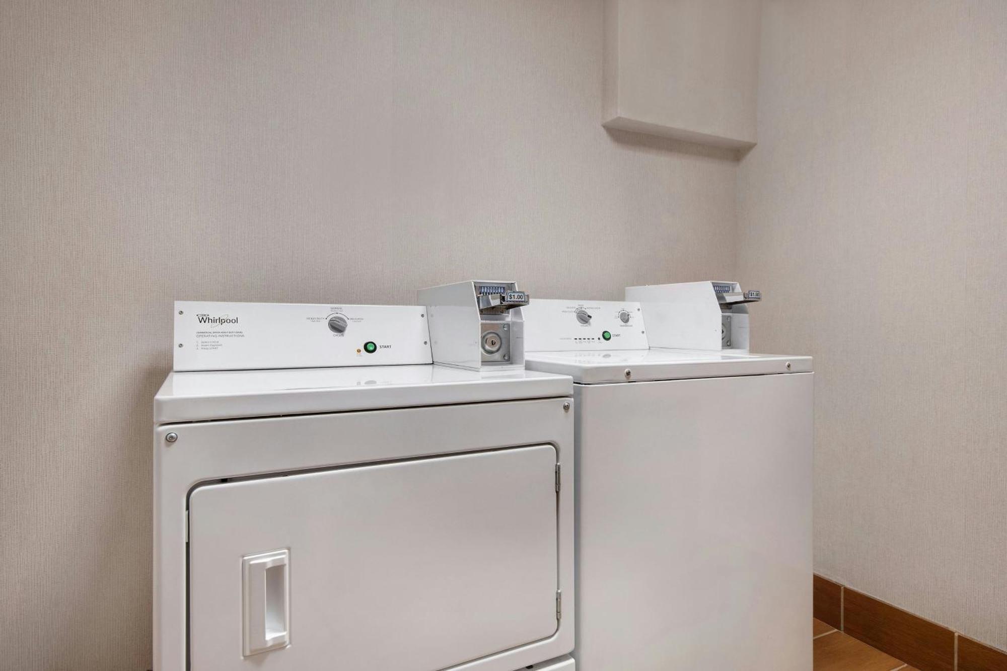 Fairfield Inn And Suites By Marriott Rochester West/Greece Esterno foto